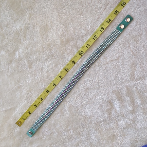 Swarovski Slake Wrap Bracelet Crystal Light Green Mint Excellent Condition - Picture 7 of 11